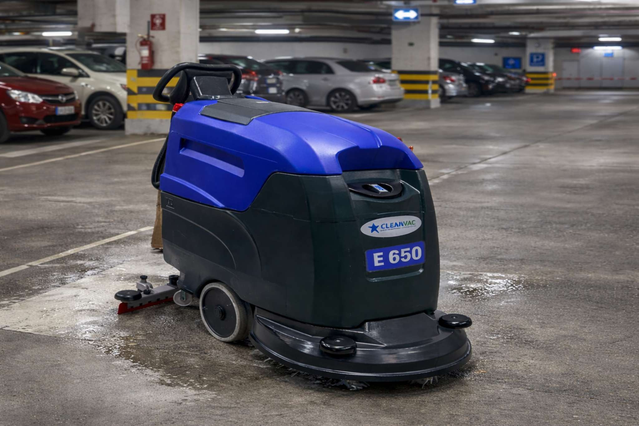 ELEKTRİKLİ ZEMİN YIKAMA MAKİNESİ E650