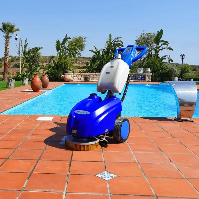 BSC42 Akülü Zemin Temizleme Makinası